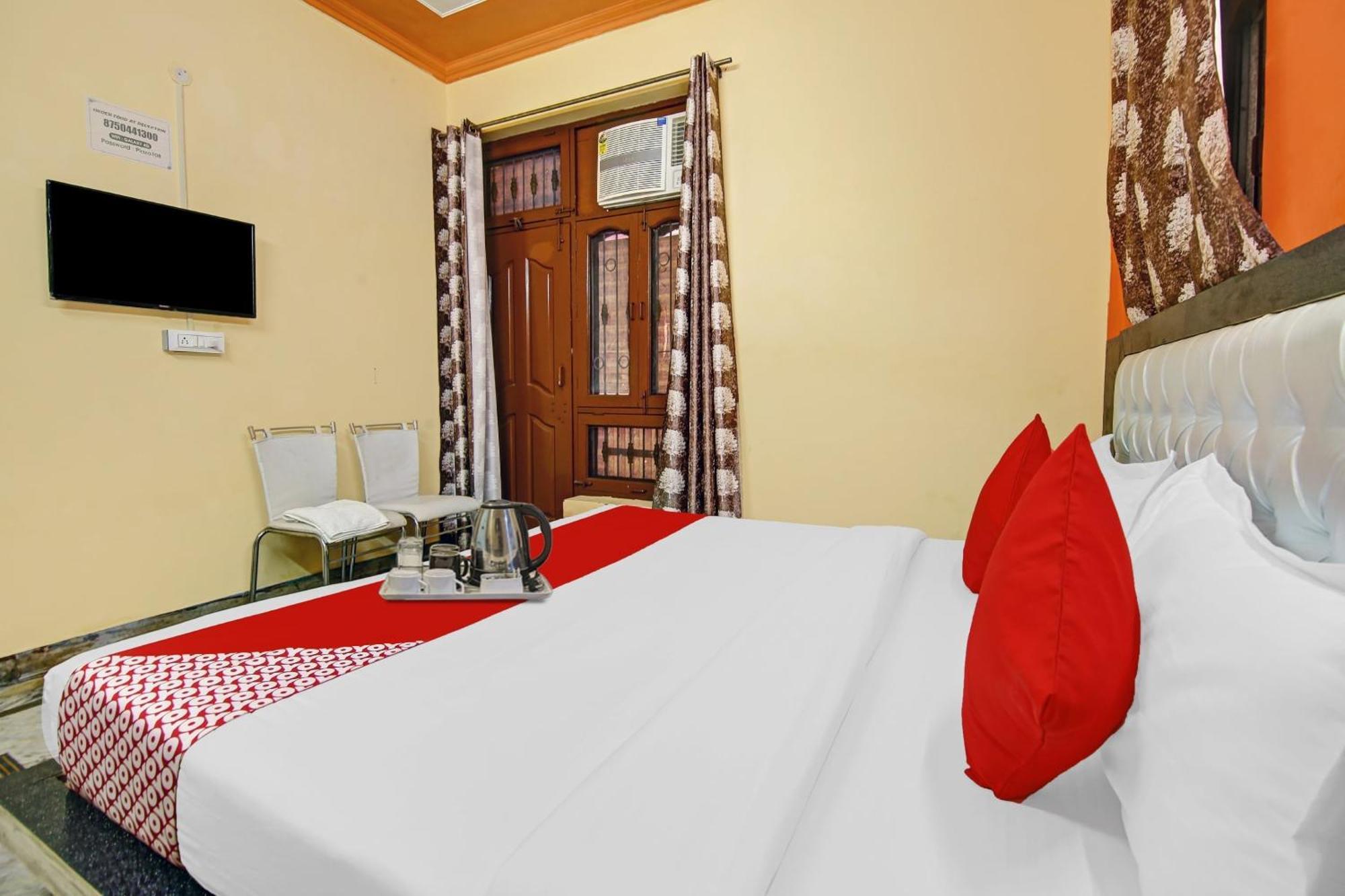 Oyo Galaxy Plaza Hotell Ghaziabad Eksteriør bilde